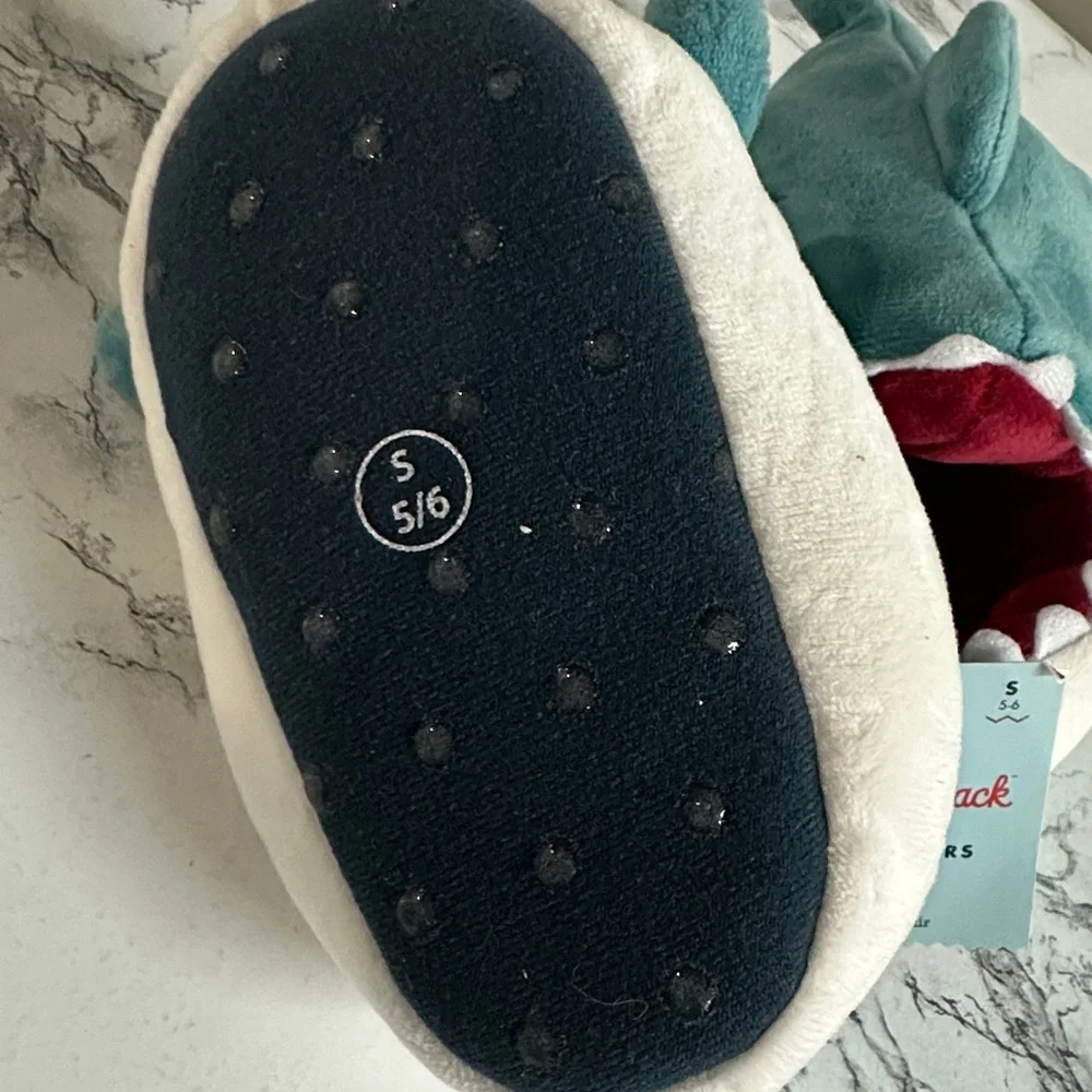 Cat & Jack Toddler Bruce Shark Loafer Slippers Size S(5/6)